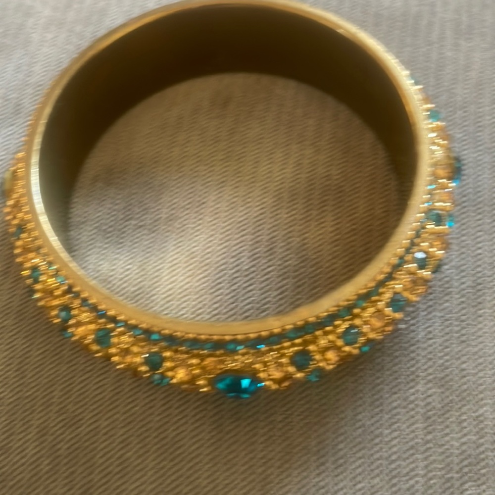 Bracelet with pretty color stone.